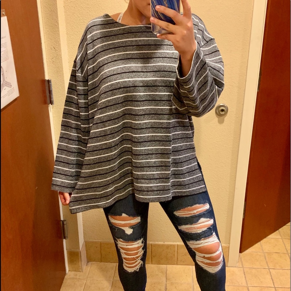 WOMENS SWEATER